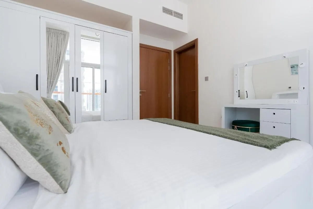 Luxurious Apartment 8 Mins From Burj Khalifa Dubai