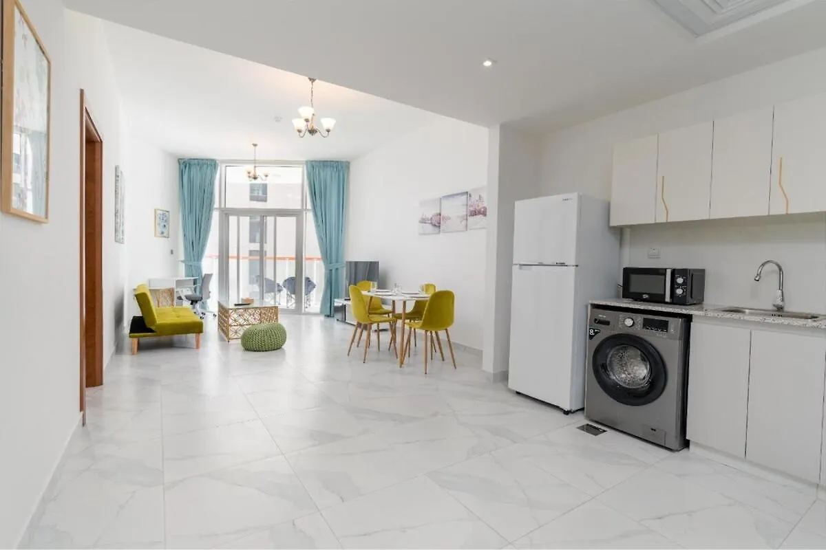 Luxurious Apartment 8 Mins From Burj Khalifa Dubai