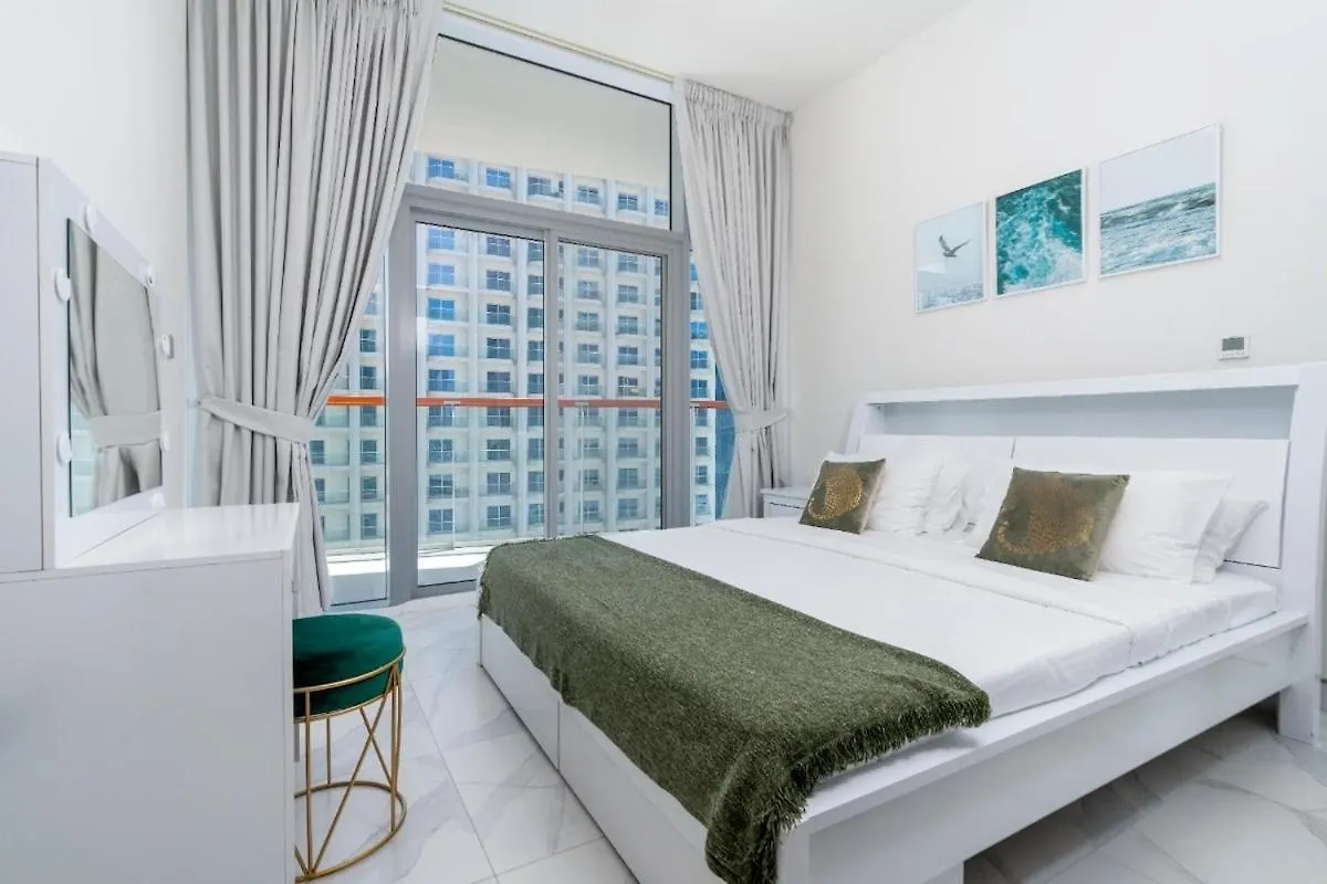 Luxurious Apartment 8 Mins From Burj Khalifa Dubai