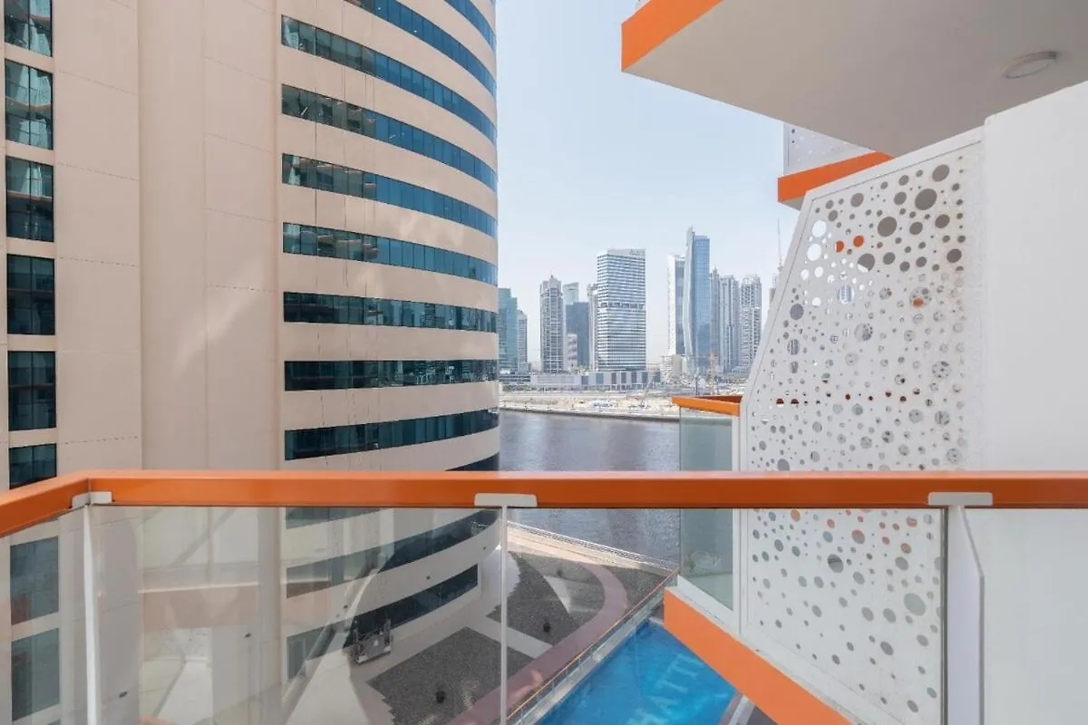 Luxurious Apartment 8 Mins From Burj Khalifa Dubai