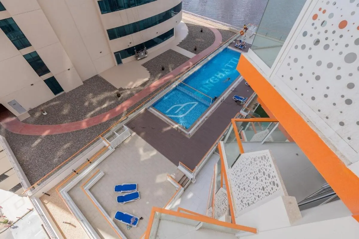 Luxurious Apartment 8 Mins From Burj Khalifa Dubai